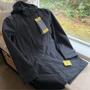 Woman’s Coat Waterproof Breathable Wind Resistant Detachable Hood Size S New